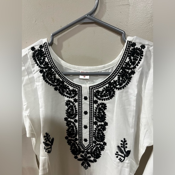 Chikankari kurtis - Picture 4 of 6